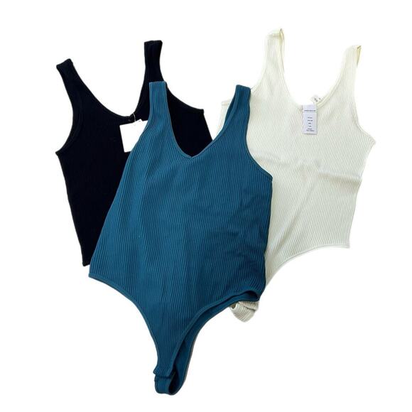 Gypsy & Jade 3-pk Deep V Bodysuits Ribbed Size L/XL White Black Blue NEW - Picture 1 of 10